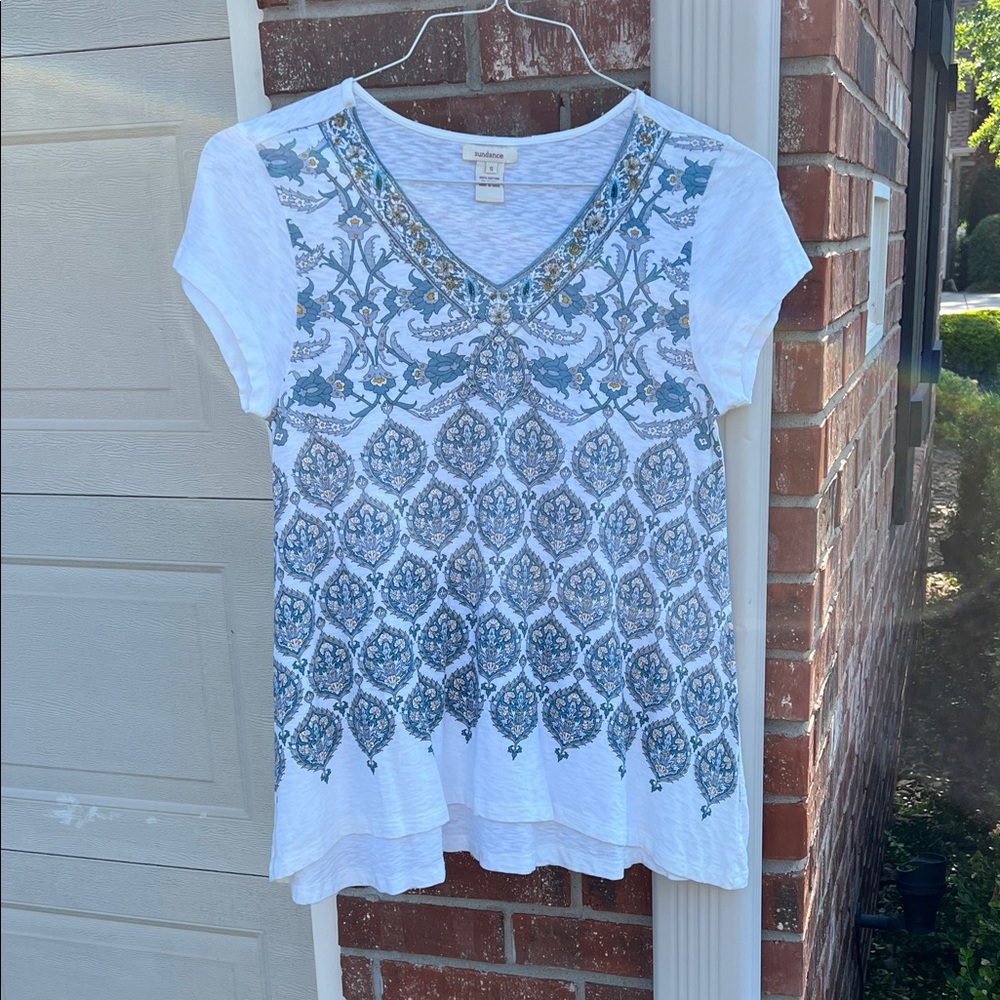 Sundance White Short-Sleeve V-Neck Tee with Blue Teal Print